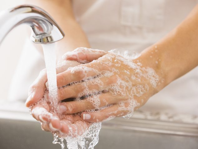 Lavate las manos para evitar contagio